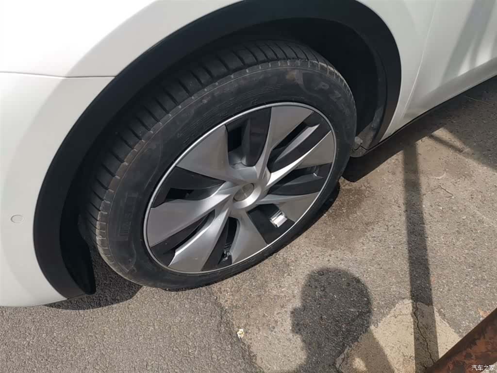 Tesla Model Y, 2022 23