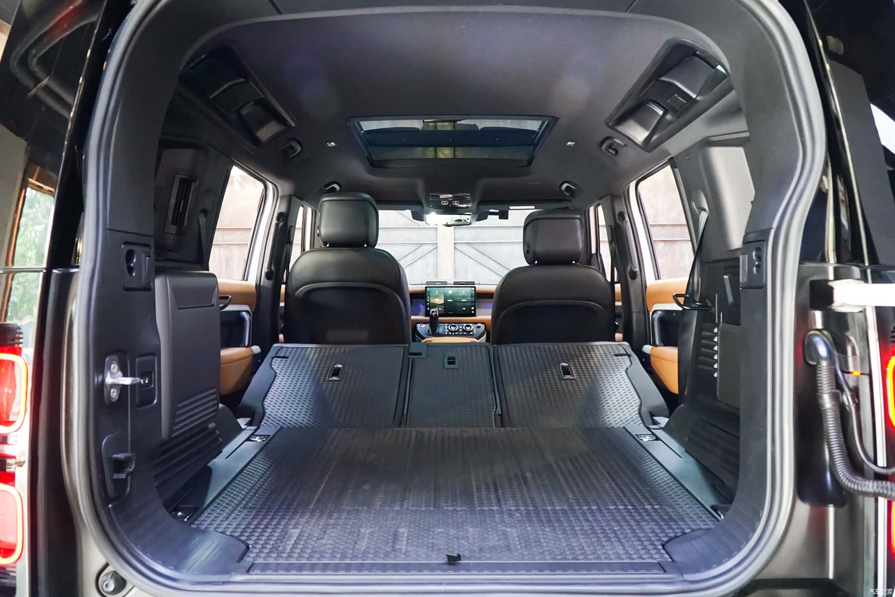 Land Rover Defender, 2023 22