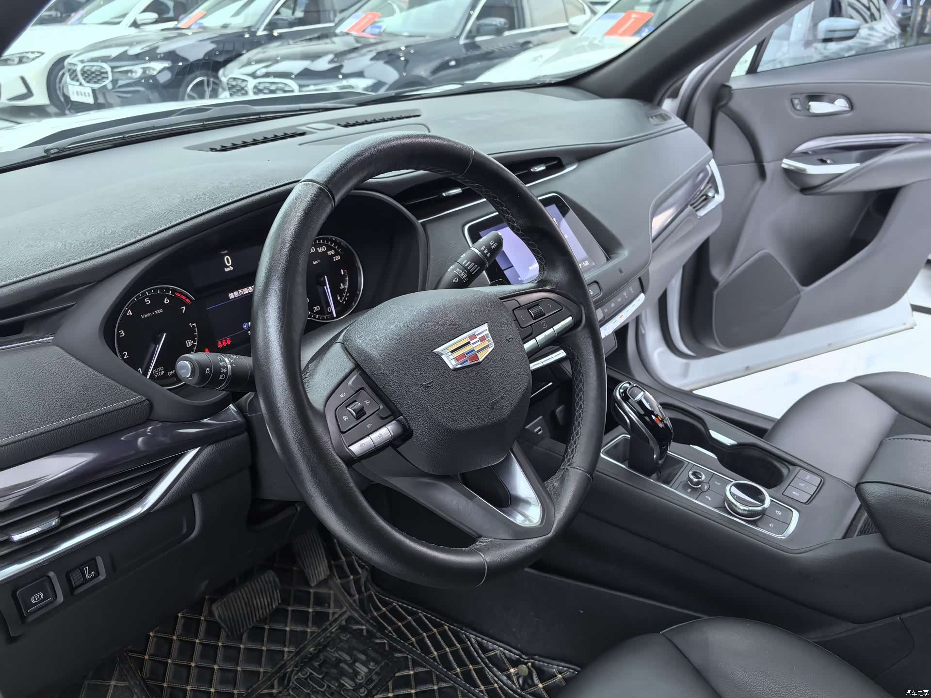 Cadillac XT4, 2021 все фото