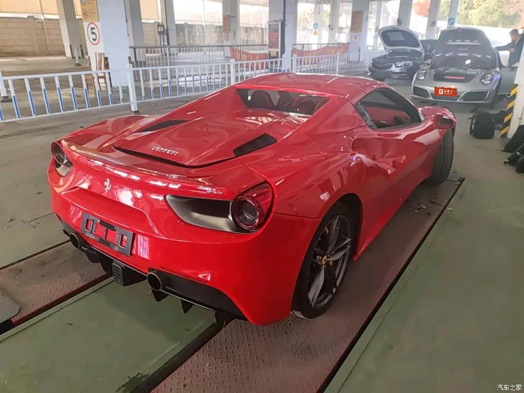 Ferrari 488, 2019 3