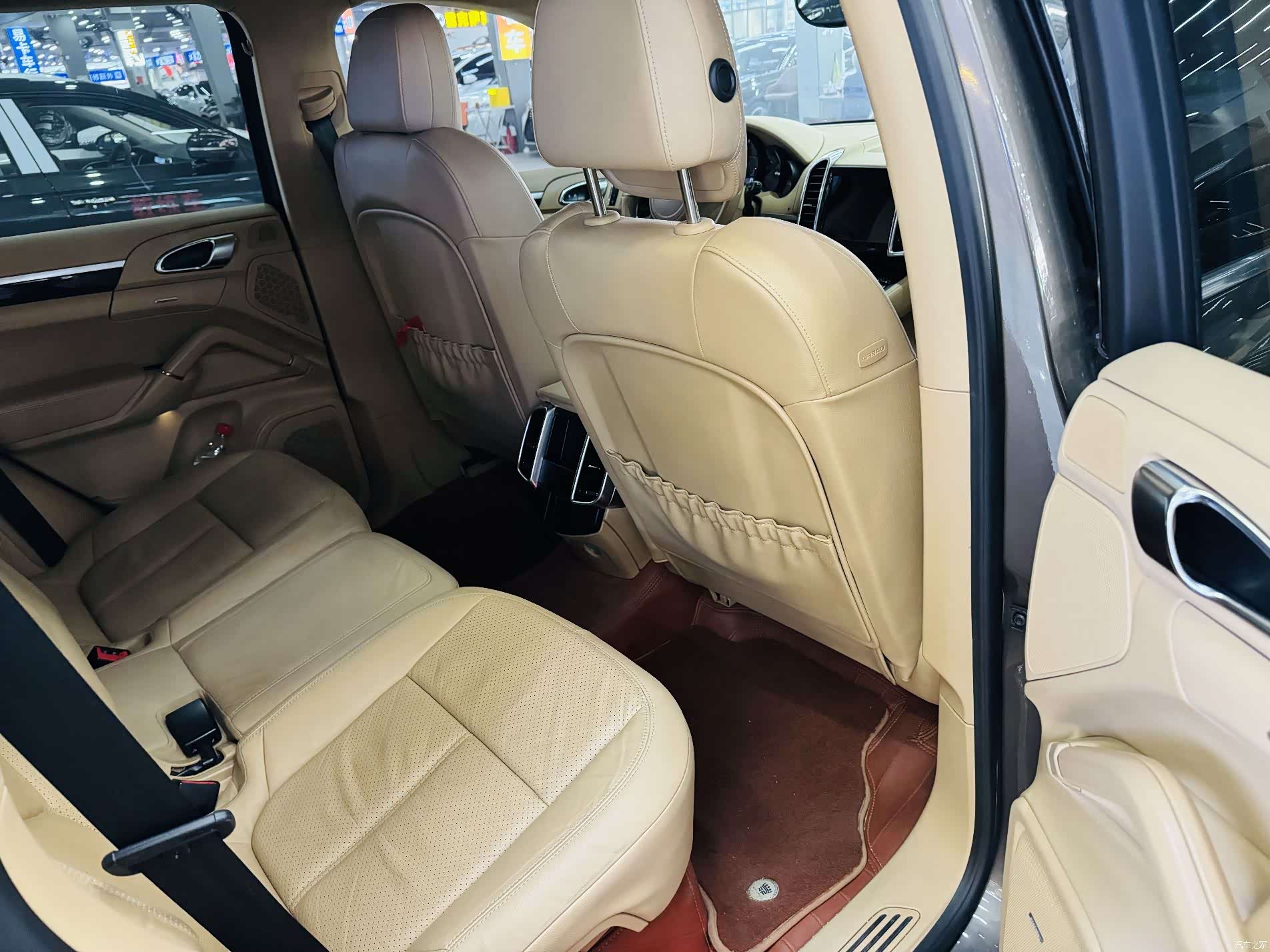 Porsche Cayenne, 2013 11