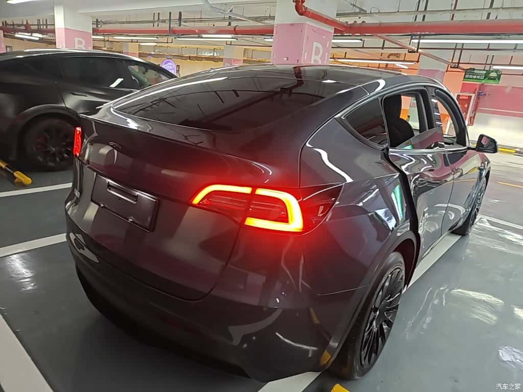 Tesla Model Y, 2023 7