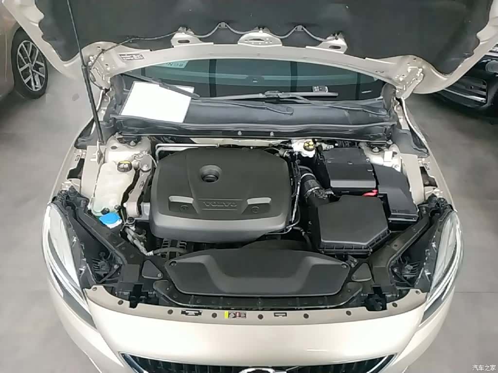 Volvo V40, 2018 20