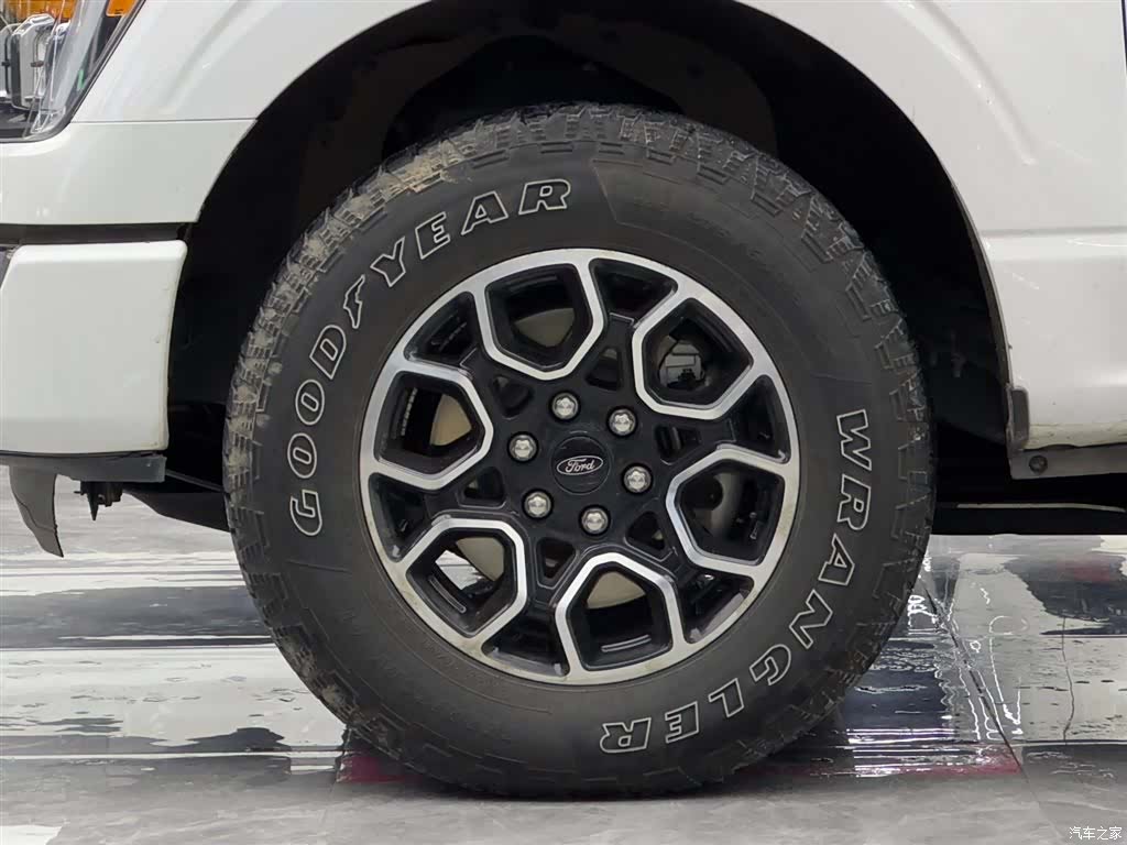 Ford F-150, 2023 4