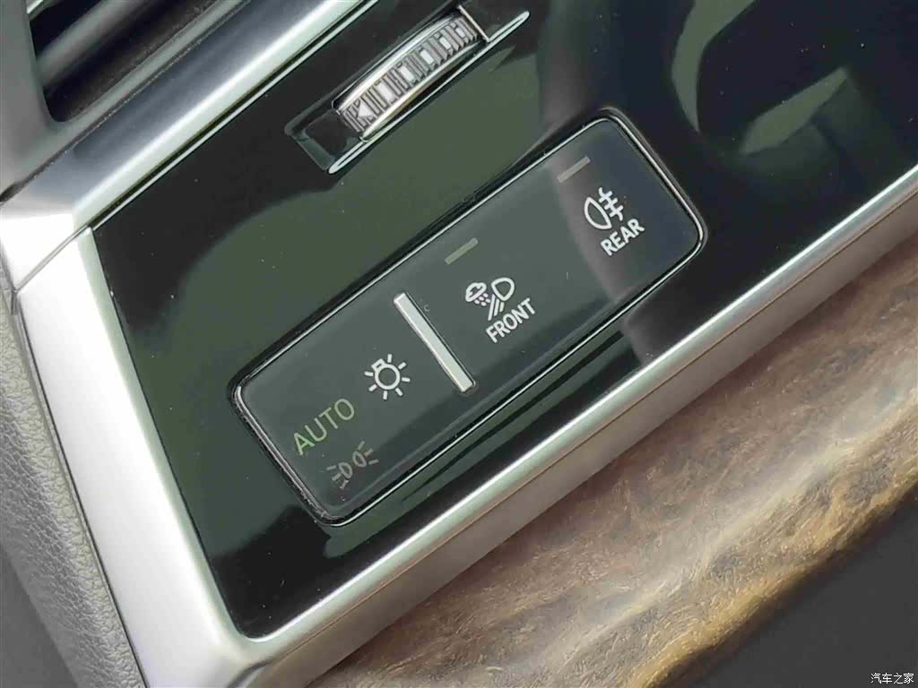 Audi Q7, 2024 15