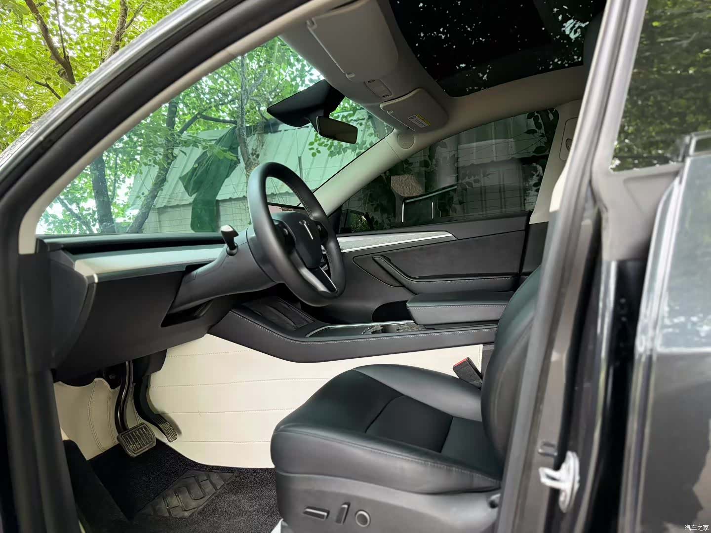 Tesla Model Y, 2024 4