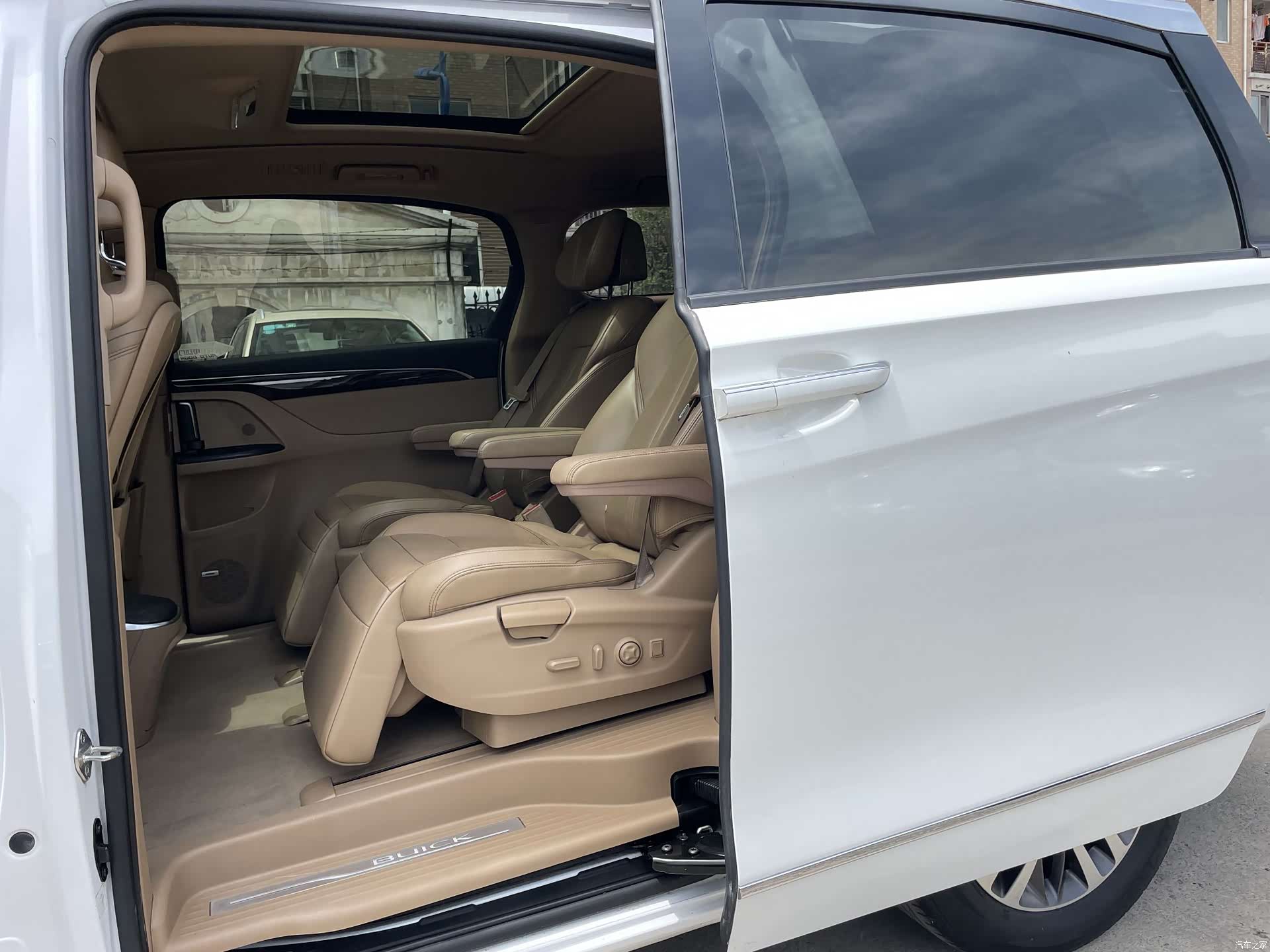 Buick GL8, 2019 12
