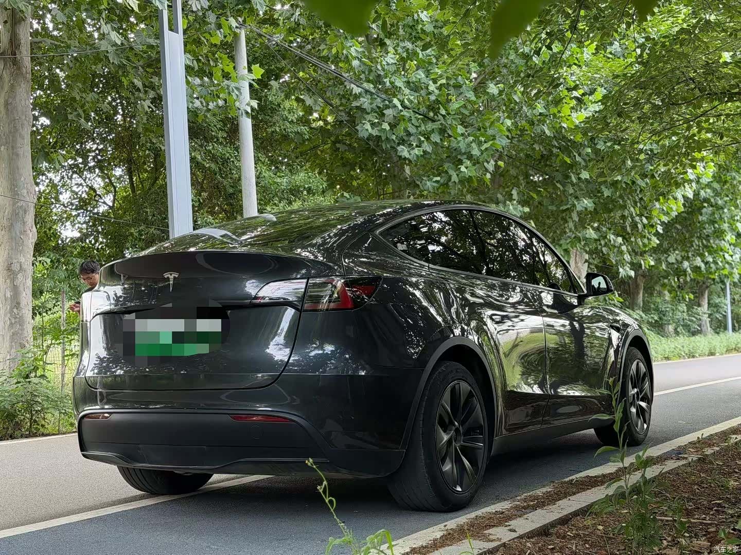 Tesla Model Y, 2024 9