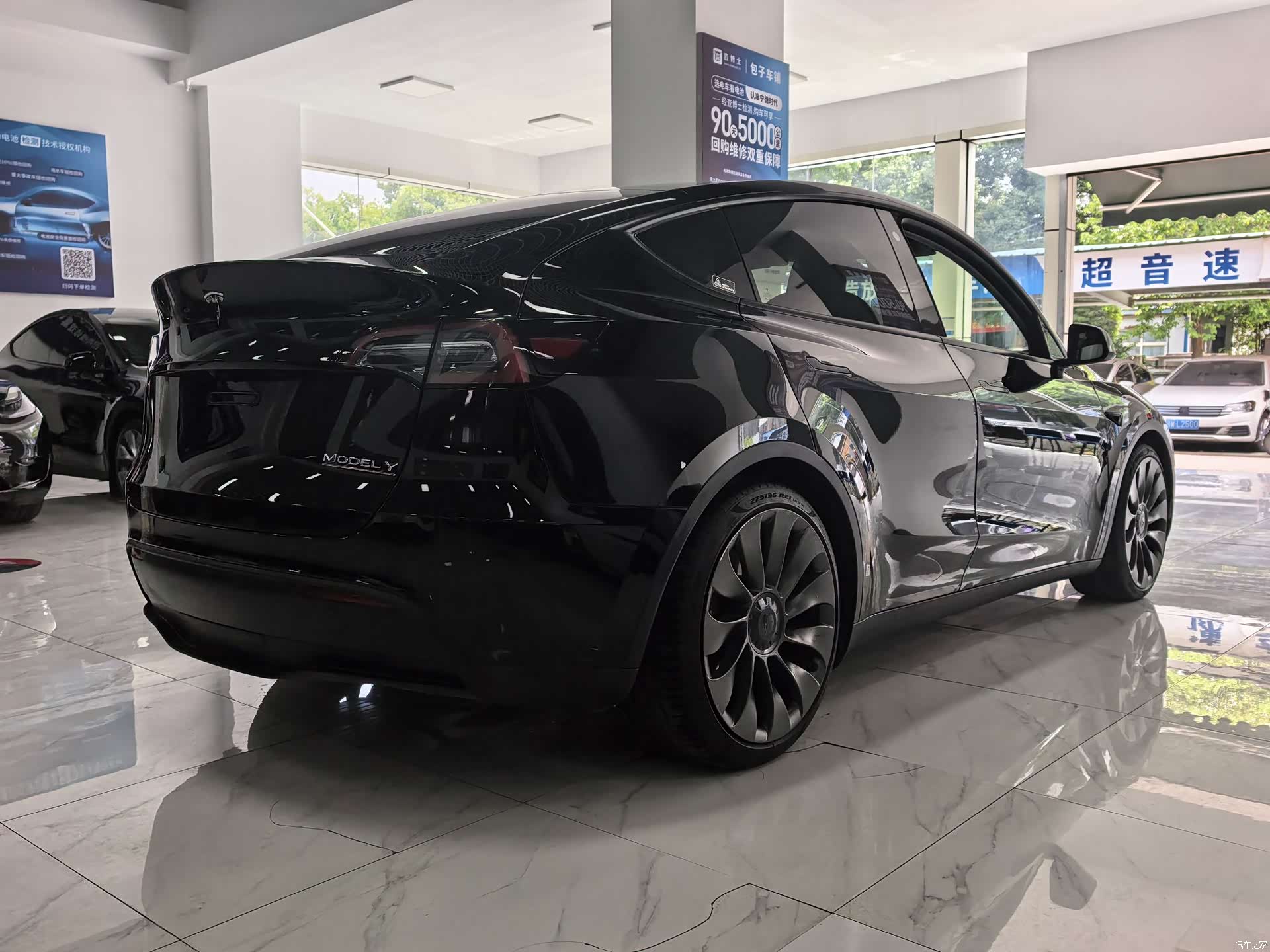 Tesla Model Y, 2022 12