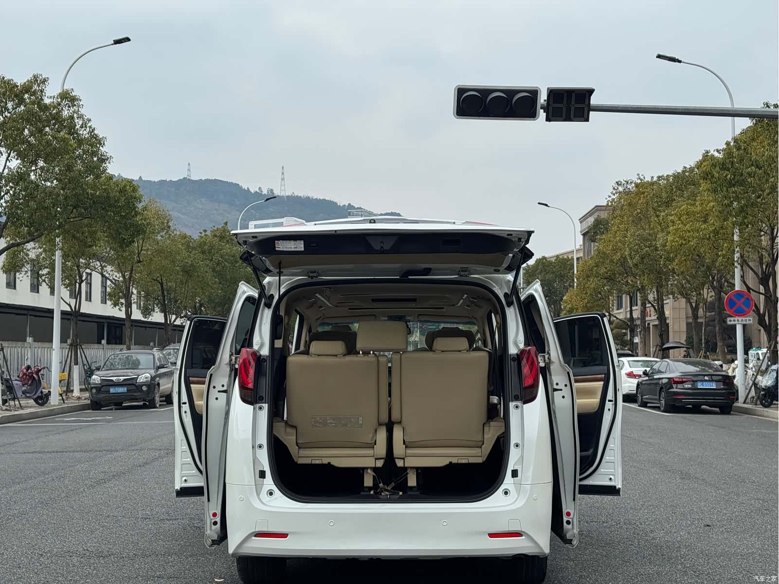 Toyota Alphard, 2017 20