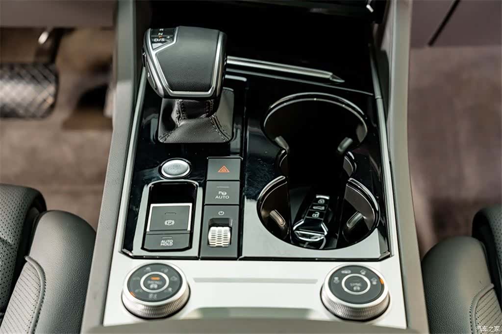 Volkswagen Touareg, 2023 16