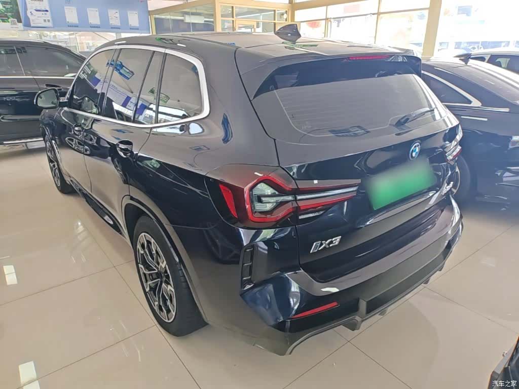 BMW iX3, 2024 все фото