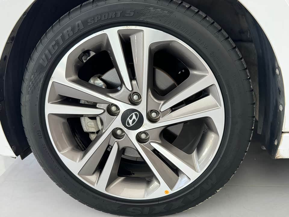 Hyundai Lead