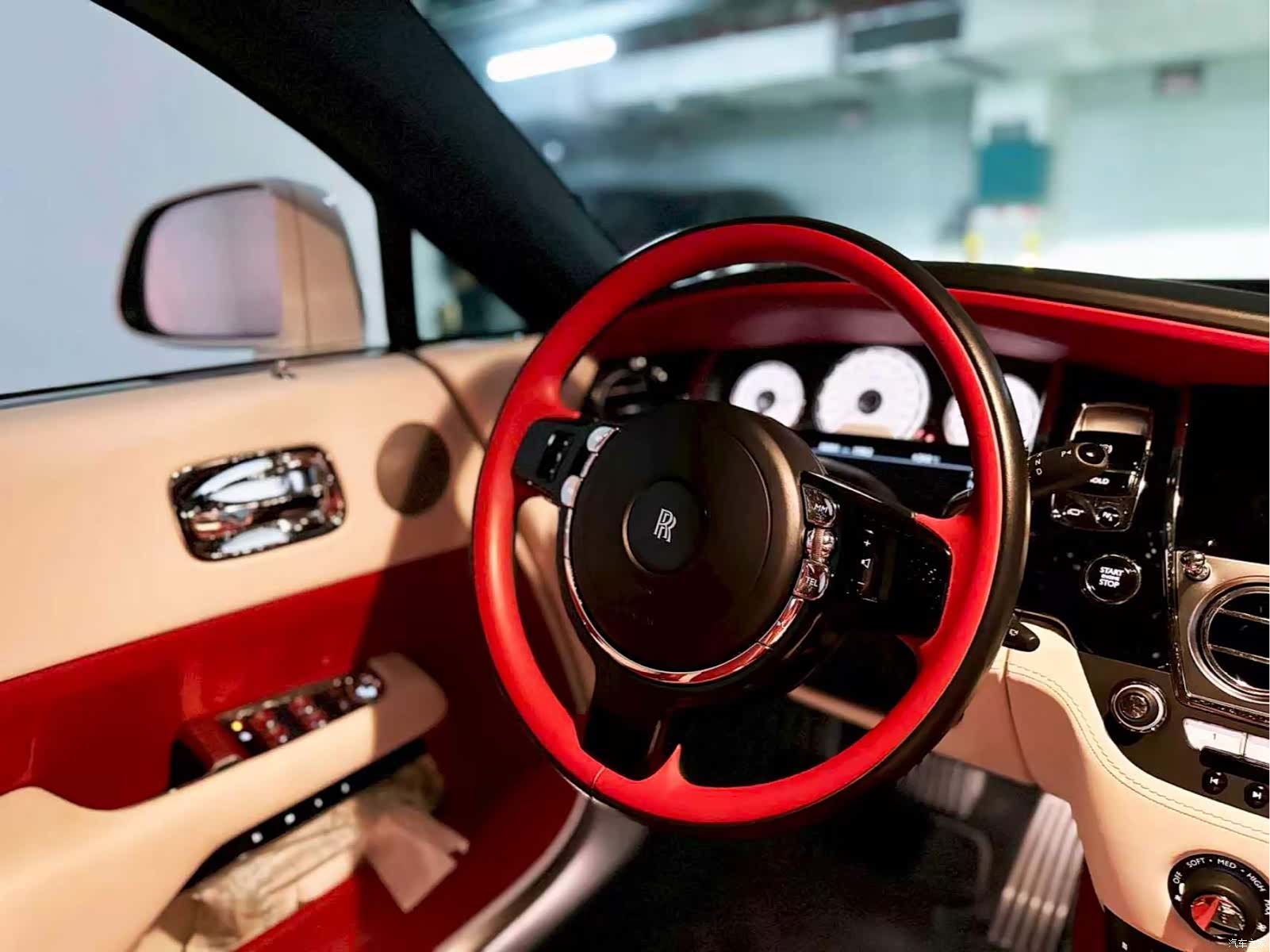 Rolls-Royce Wraith, 2019 все фото