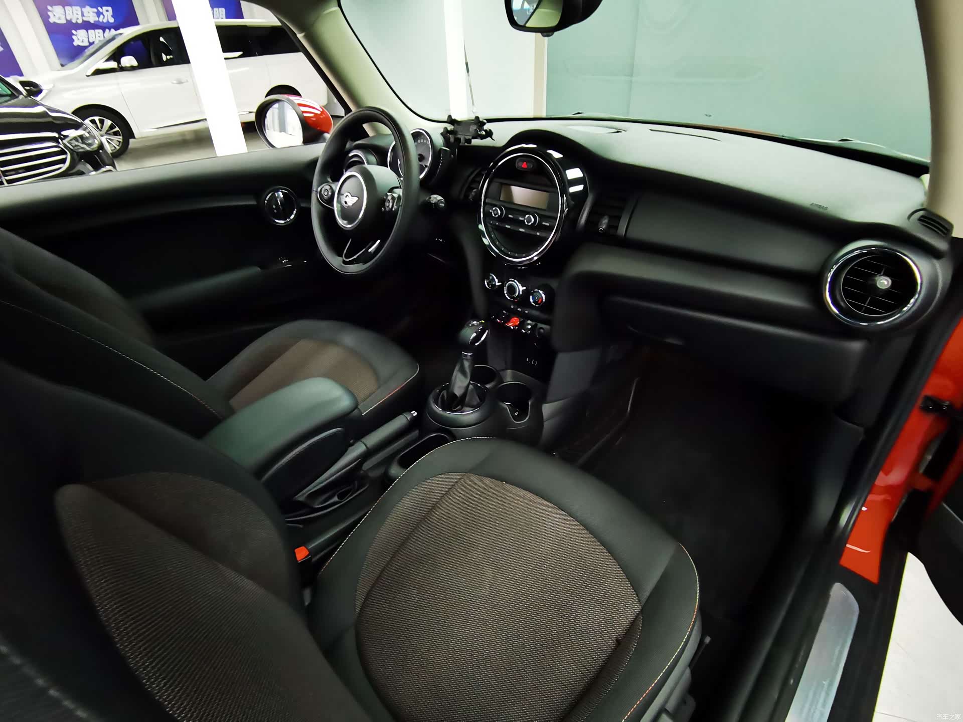 Mini ONE, 2018 18
