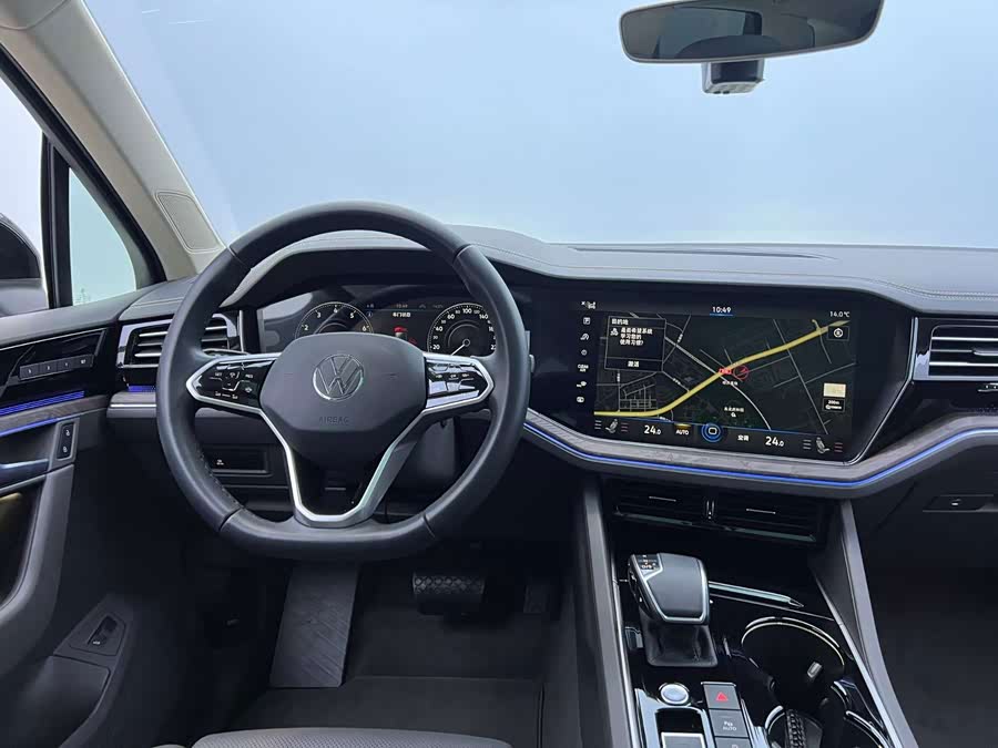 Volkswagen Touareg 2023, фото 27