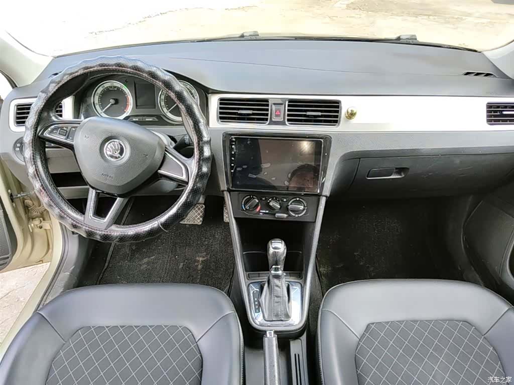 Skoda Rapid, 2017 10