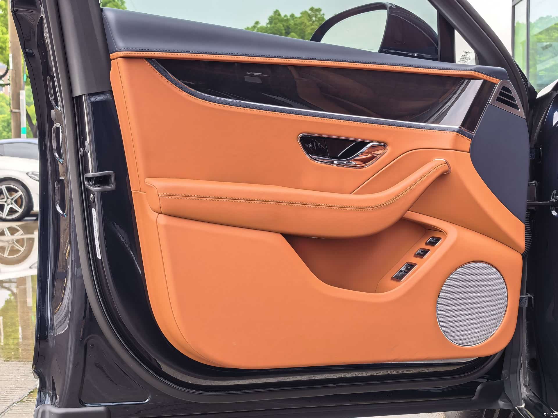 Bentley Flying Spur, 2022 17