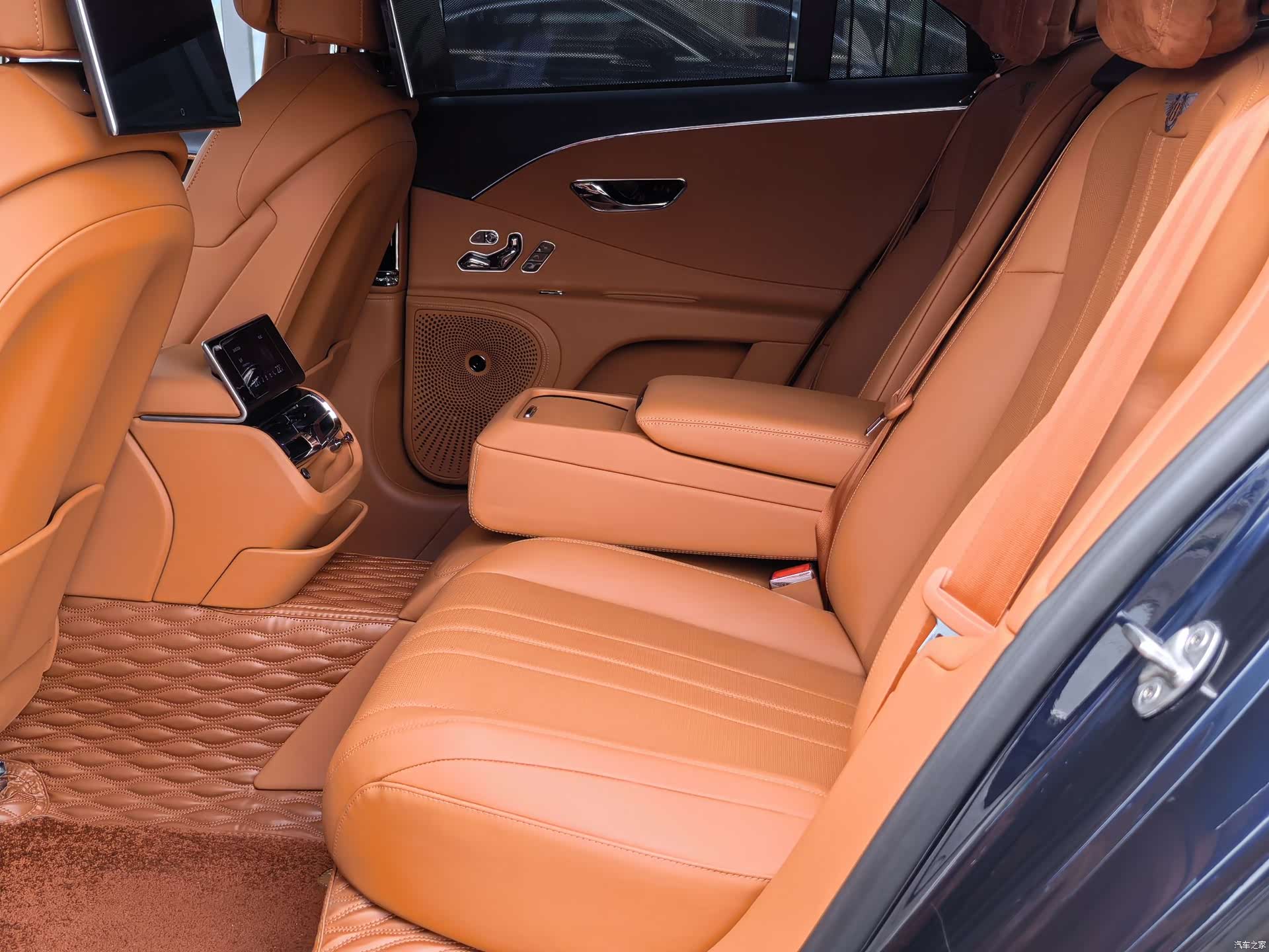 Bentley Flying Spur, 2022 12