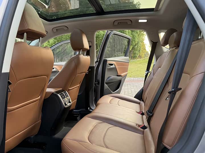 Borgward BX7 2016 28T liang qu Luxury 5 seats