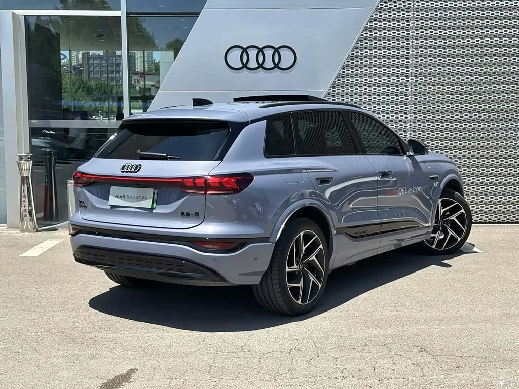 Audi e-tron, 2025 4