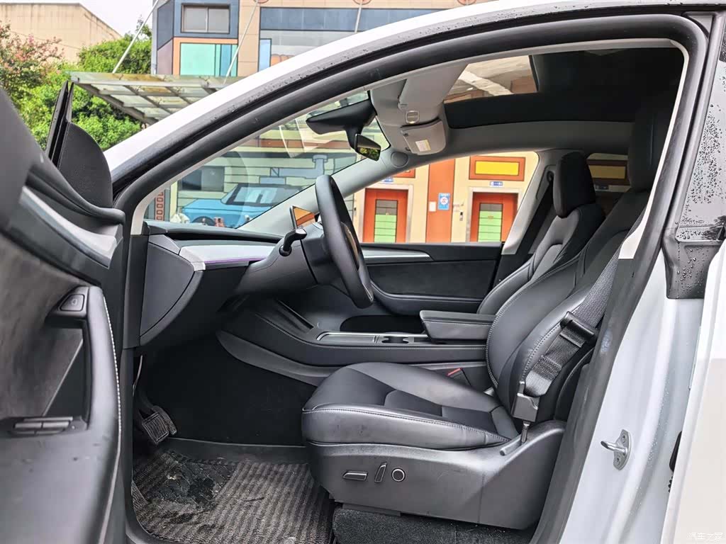 Tesla Model Y, 2024 все фото