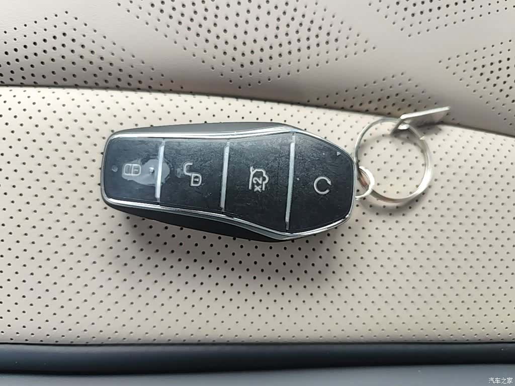 BYD Dolphin, 2026 9