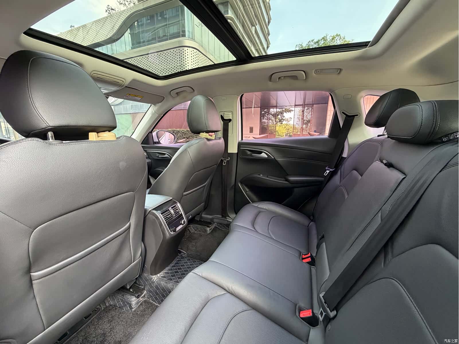 Borgward BX7, 2016 8