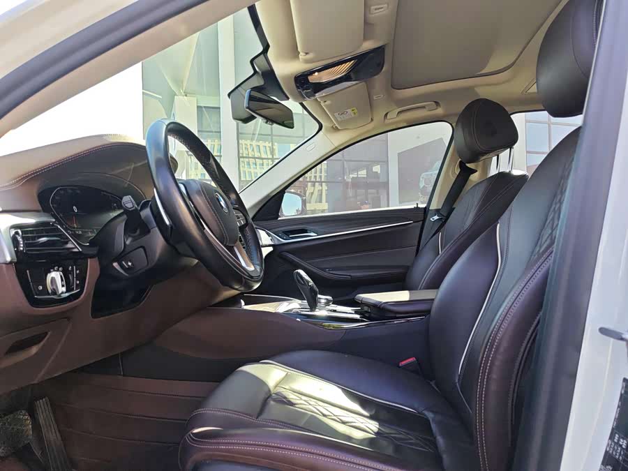 BMW 5 Series 2020, фото 13