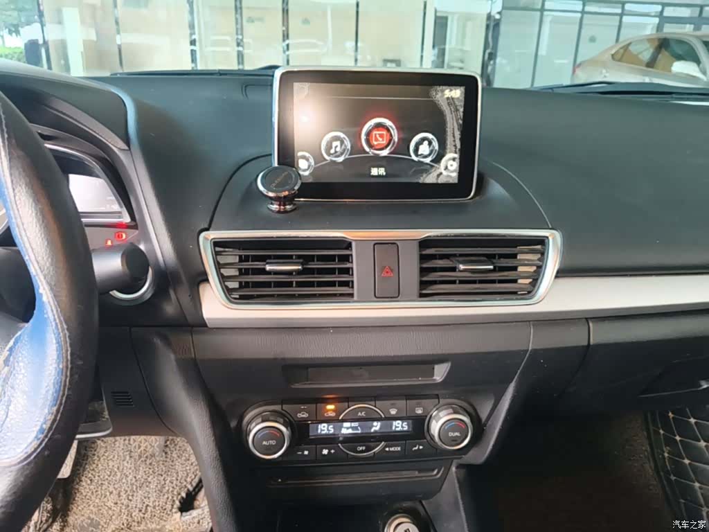 Mazda Mazda3, 2017 13