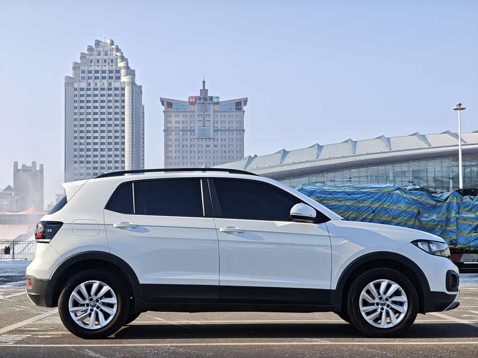 Volkswagen Exploring the shadow