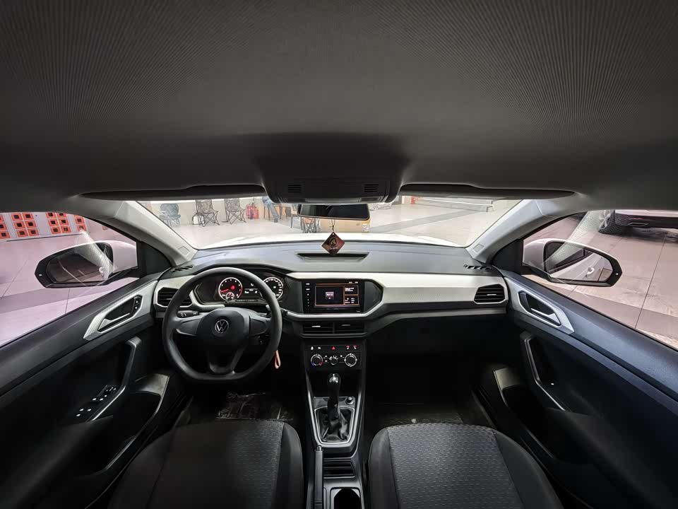 Volkswagen Exploring the shadow