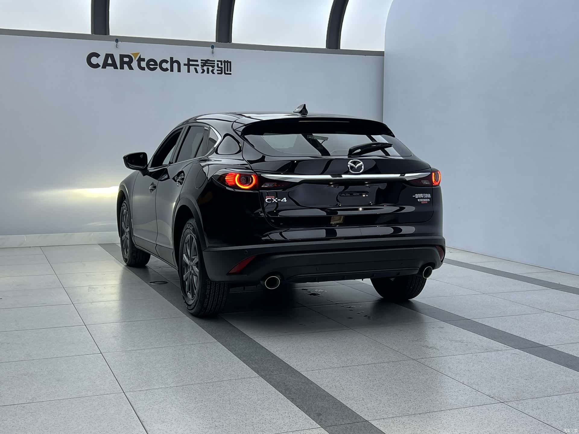 Mazda CX-4, 2023 4