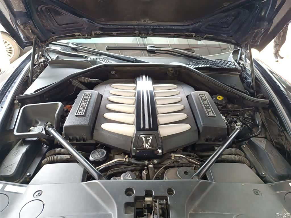 Rolls-Royce Ghost, 2012 8