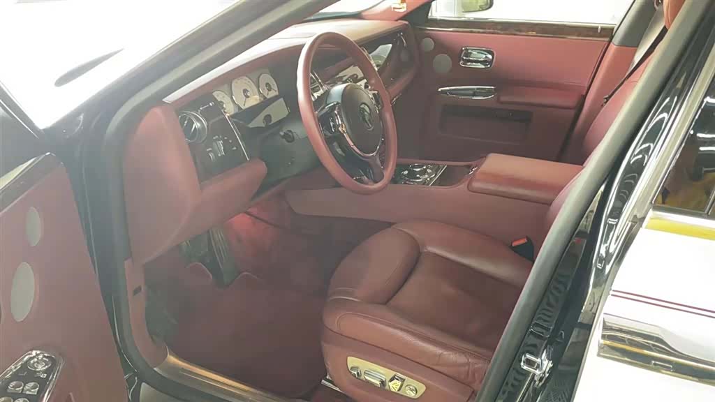 Rolls-Royce Ghost, 2016 все фото