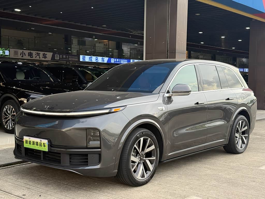 Li Auto L8