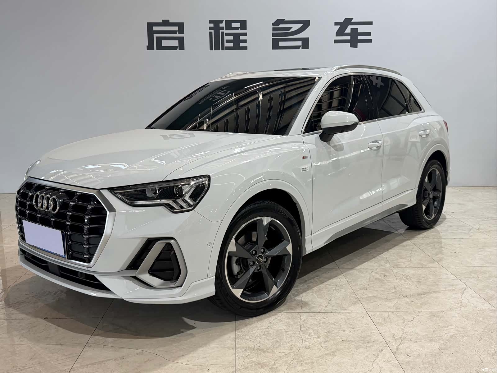 Audi Q3, 2023 1