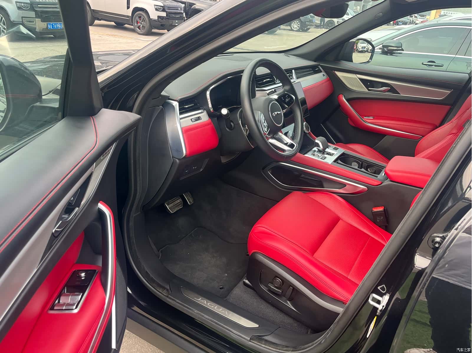 Jaguar F-PACE, 2024 3