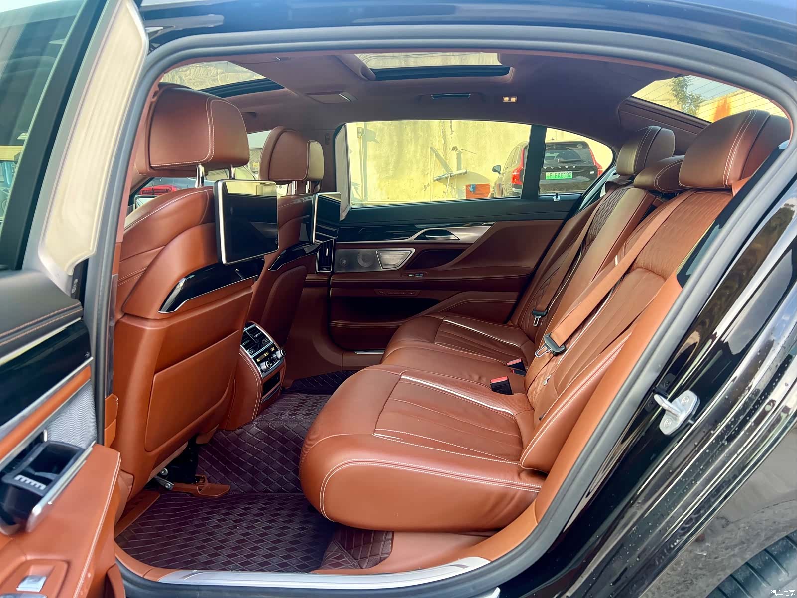 BMW 7 Series, 2019 все фото