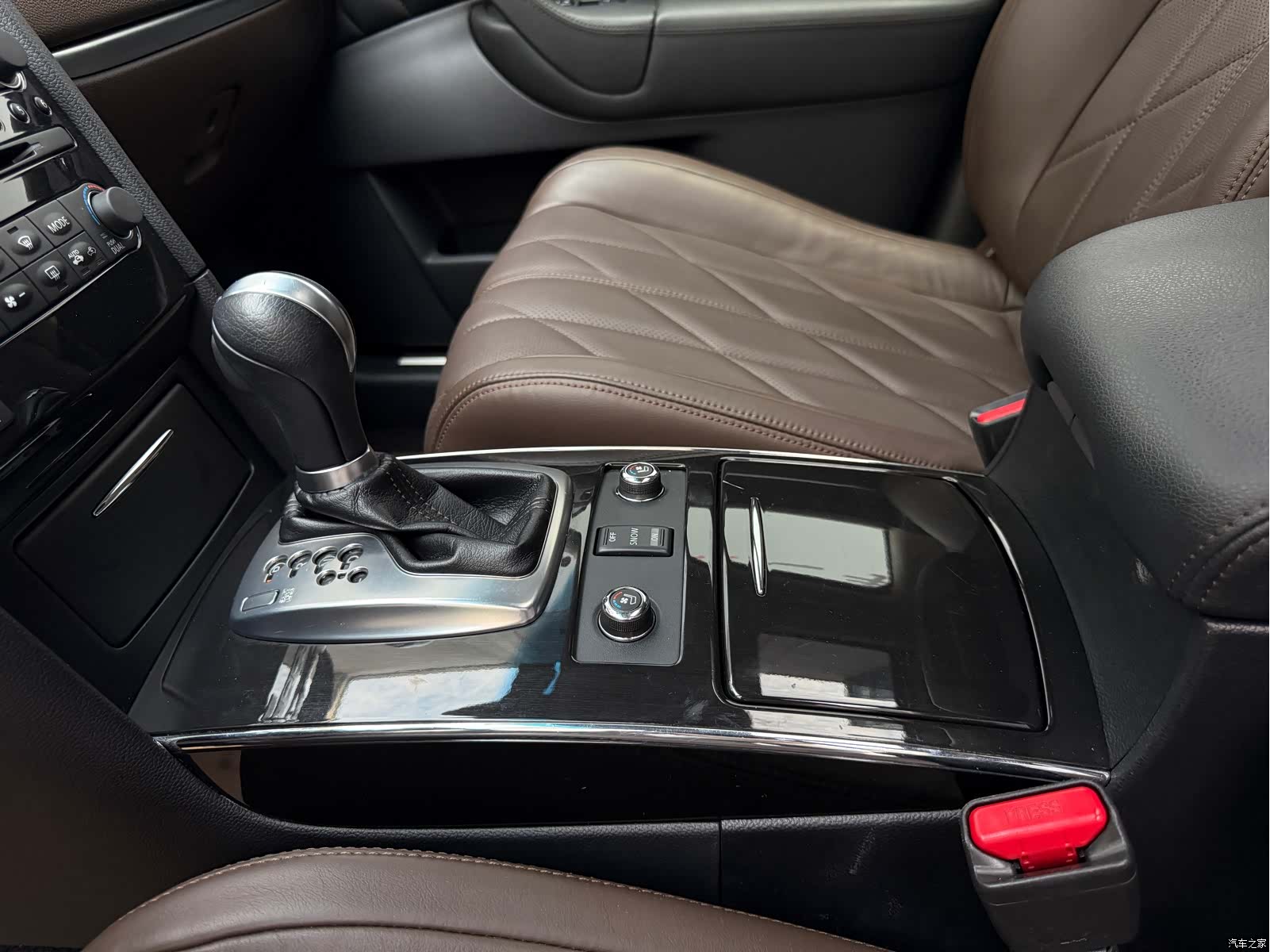 Infiniti FX35, 2011 12