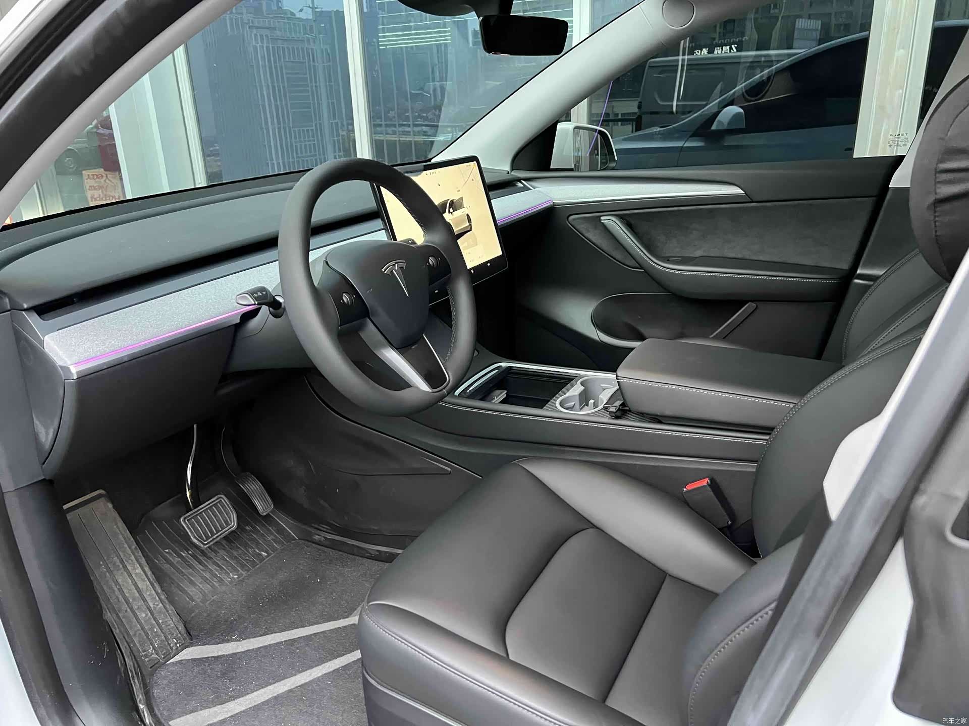 Tesla Model Y, 2024 4