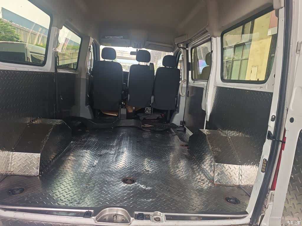 Maxus V80, 2023 15