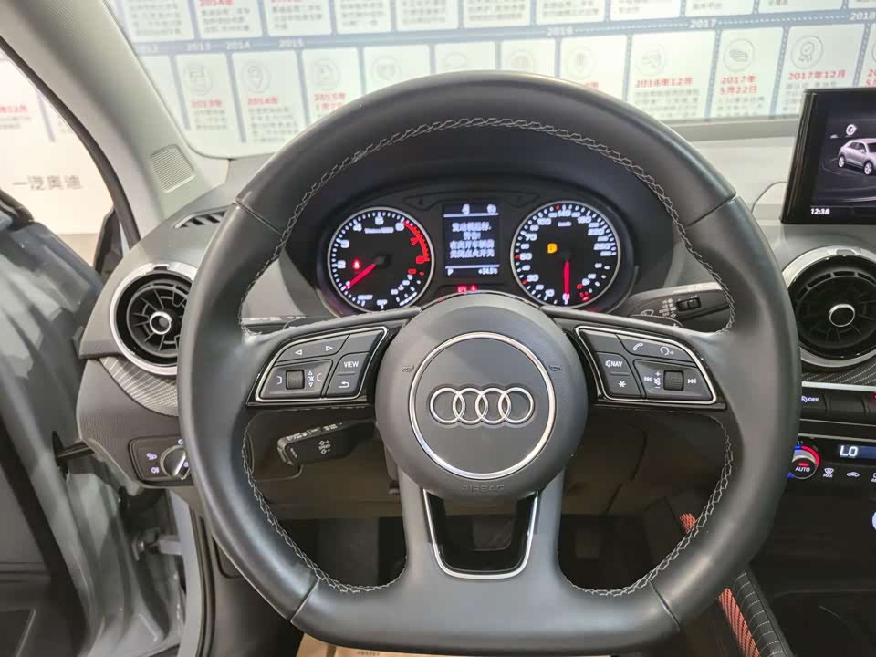 Audi Q2L