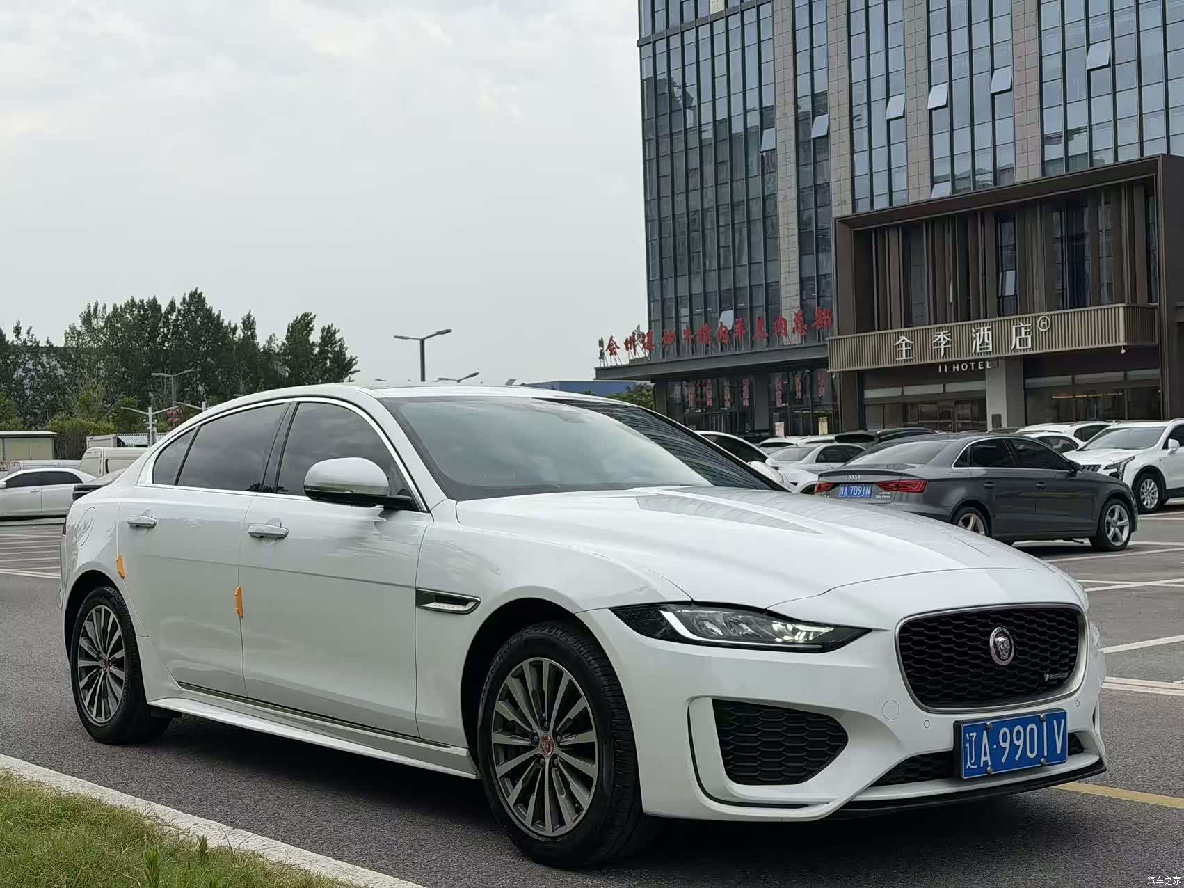 Land Rover XEL, 2021 3