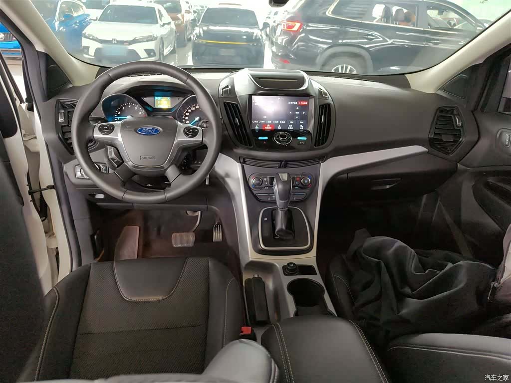 Ford Kuga, 2016 10