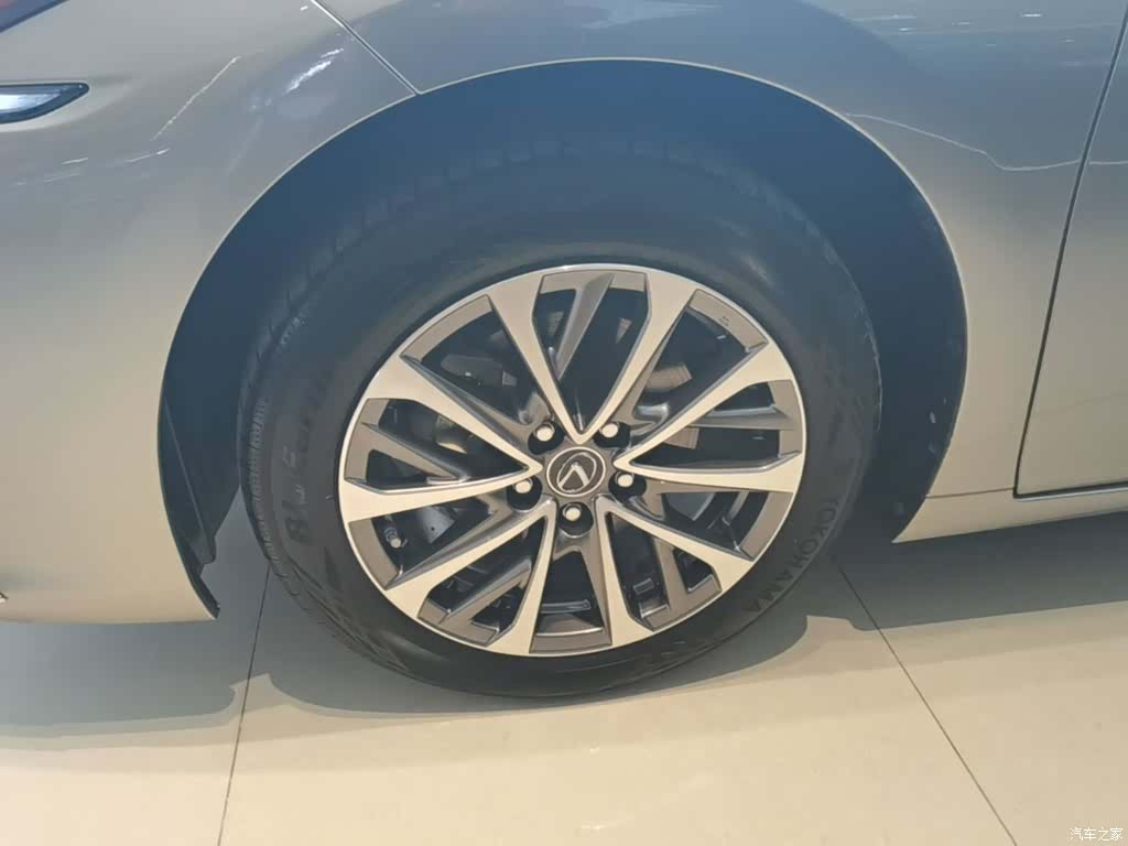 Lexus ES, 2022 23