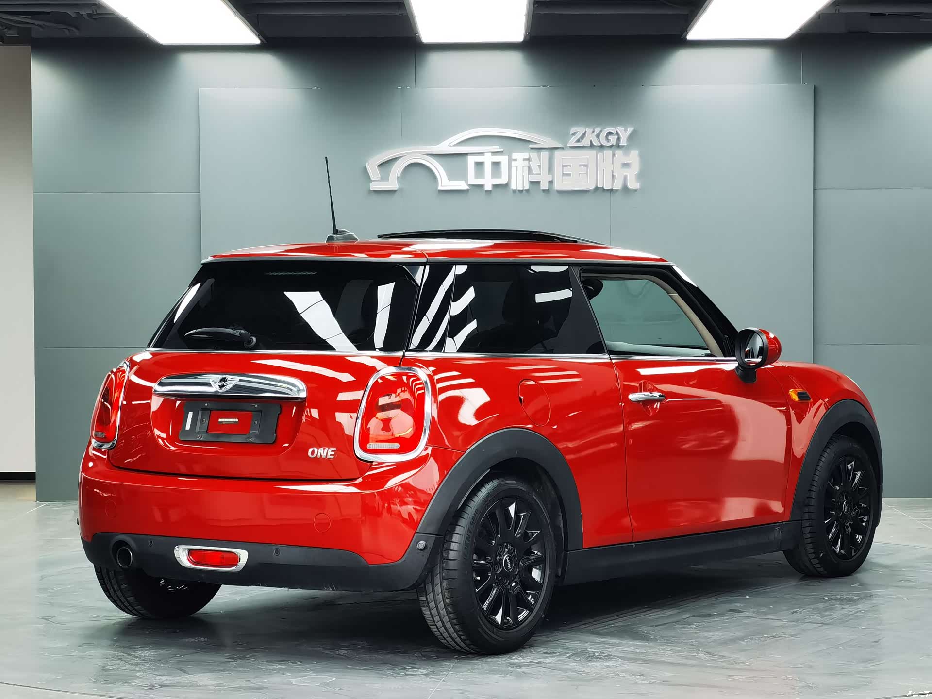 Mini ONE, 2018 3