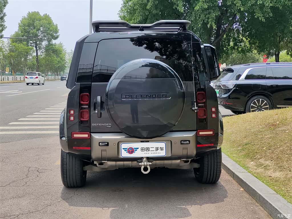 Land Rover Defender, 2023 все фото