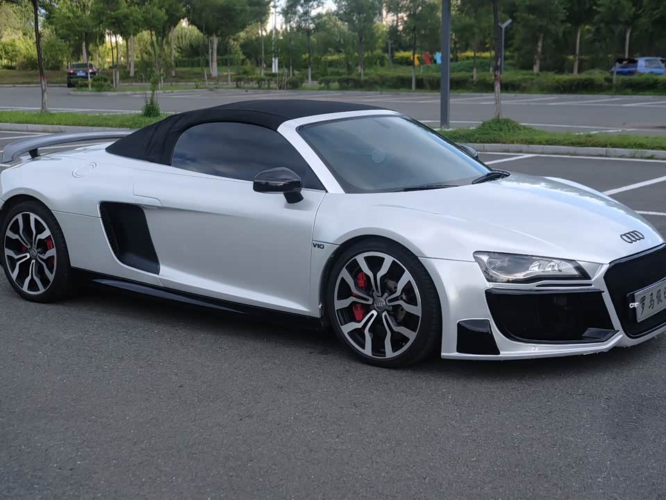 Audi R8