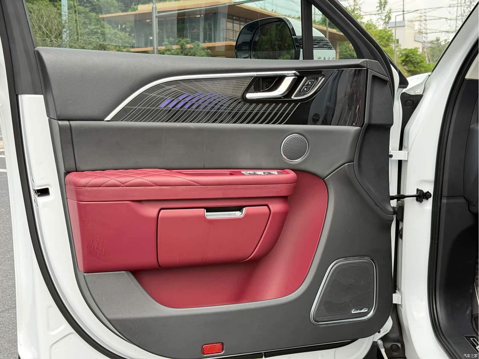 Hongqi E-HS9, 2023 16